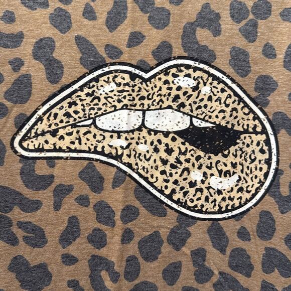 Mazik Leopard Print Graphic Muscle Tee Sleeveless Size Small - Picture 2 of 7